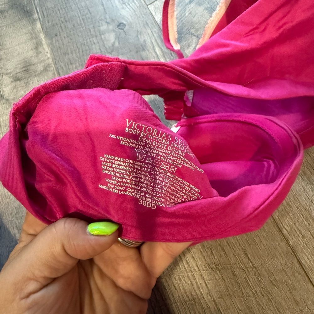 Victoria's Secret Fuchsia Bra - Picture 3 of 3